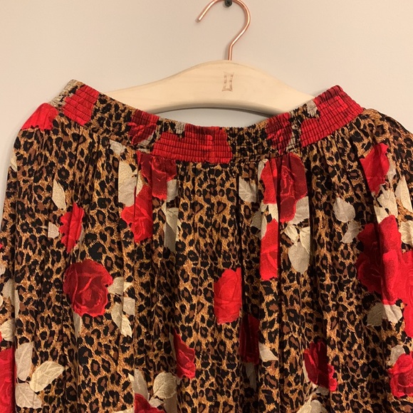 Beautiful long skirt. - Picture 2 of 5